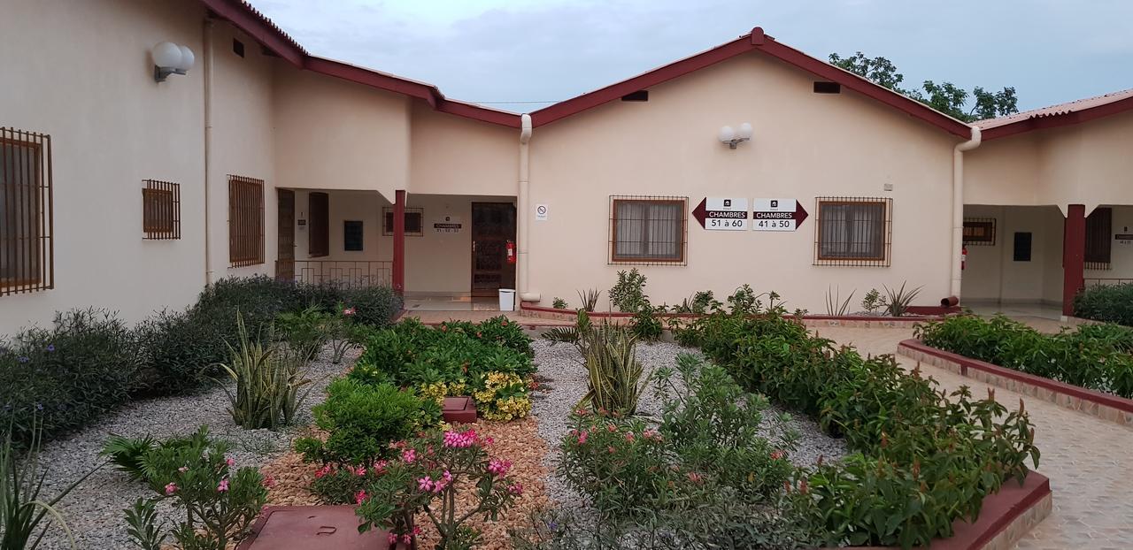 Hotel La Rose Blanche Korhogo Exteriör bild