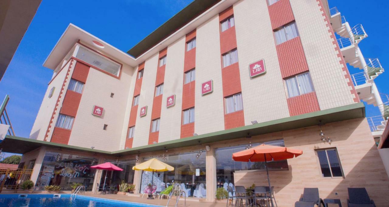 Hotel La Rose Blanche Korhogo Exteriör bild