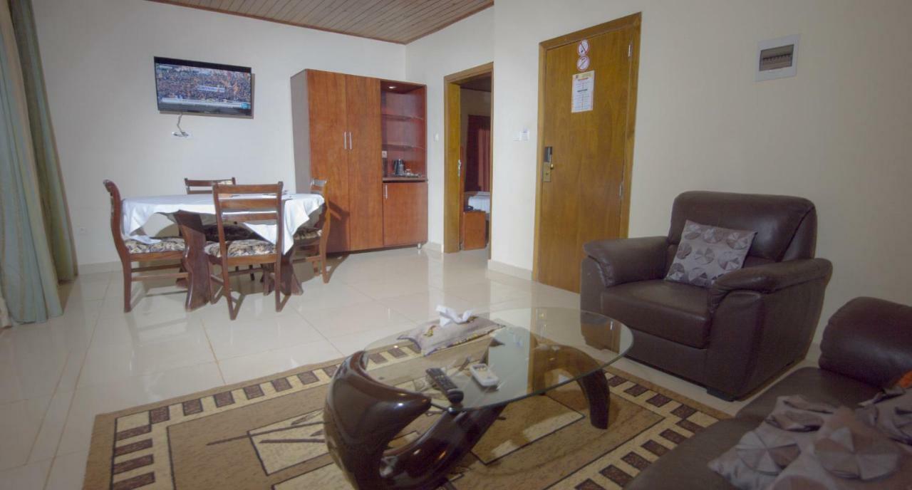 Hotel La Rose Blanche Korhogo Exteriör bild